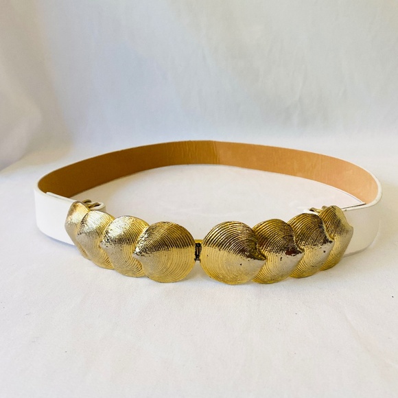 RARE Vintage  MIMI DI N 8 Gold Shell Belt Buckle with White Belt sz S/M - Picture 1 of 12